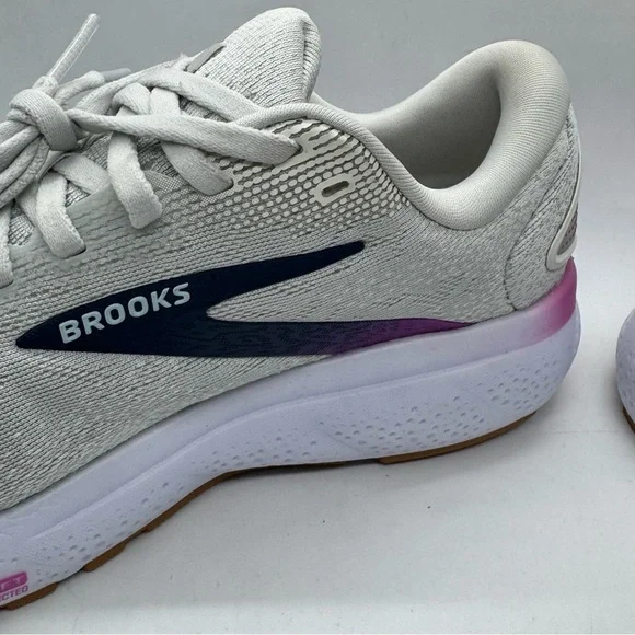 Brook's Women's Ghost 16 White Grey Estate Blue Size 6.5 Wide  NEW - Picture 7 of 13